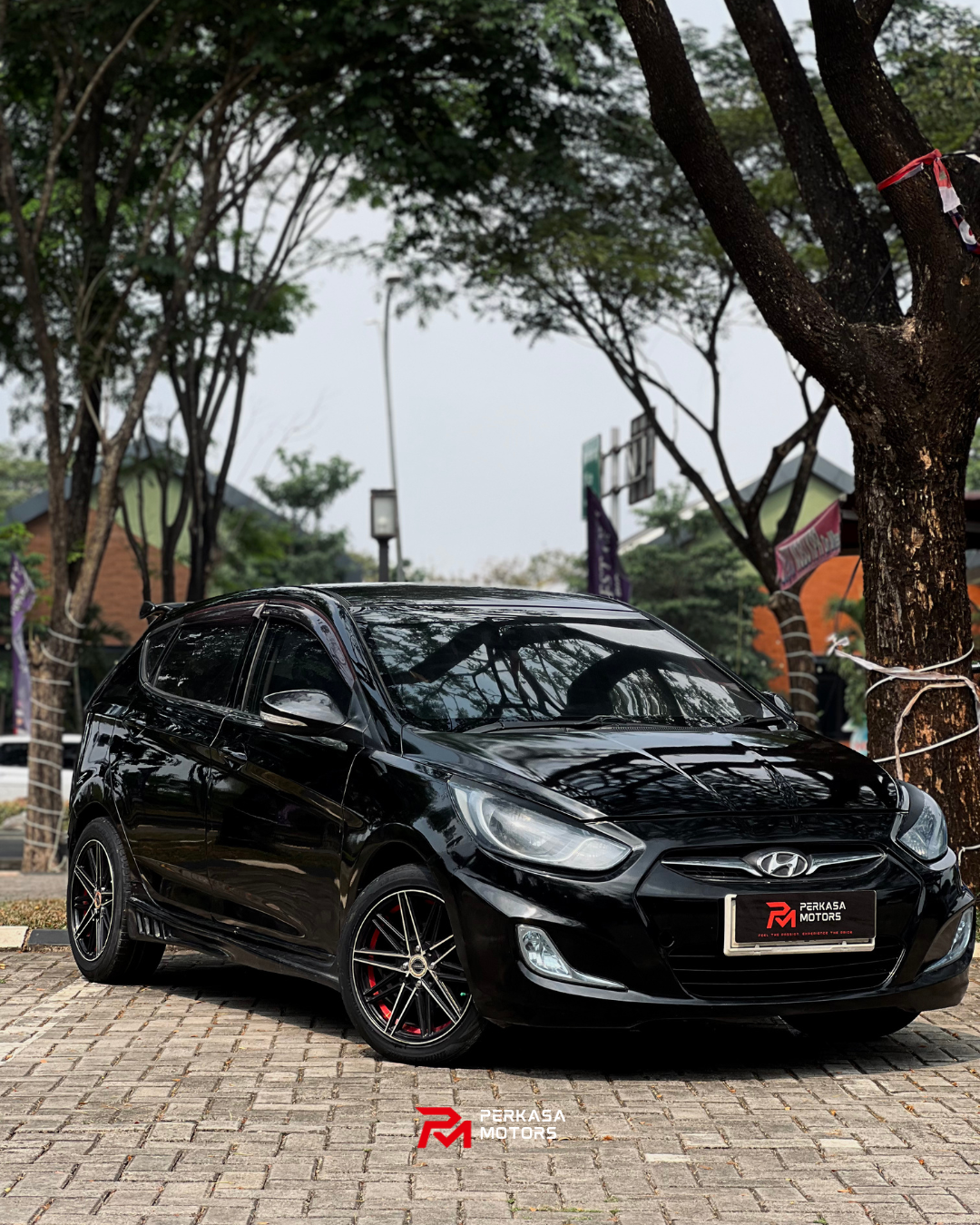 HYUNDAI GRAND AVEGA HATCHBACK 2012 — foto 2